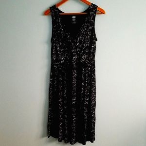 🌸🌷  NWOT Maternity Cross Front Sleeveless Dress